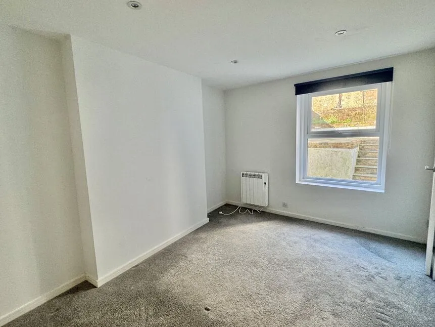Bradstone Avenue, Kent, CT19, photo 5