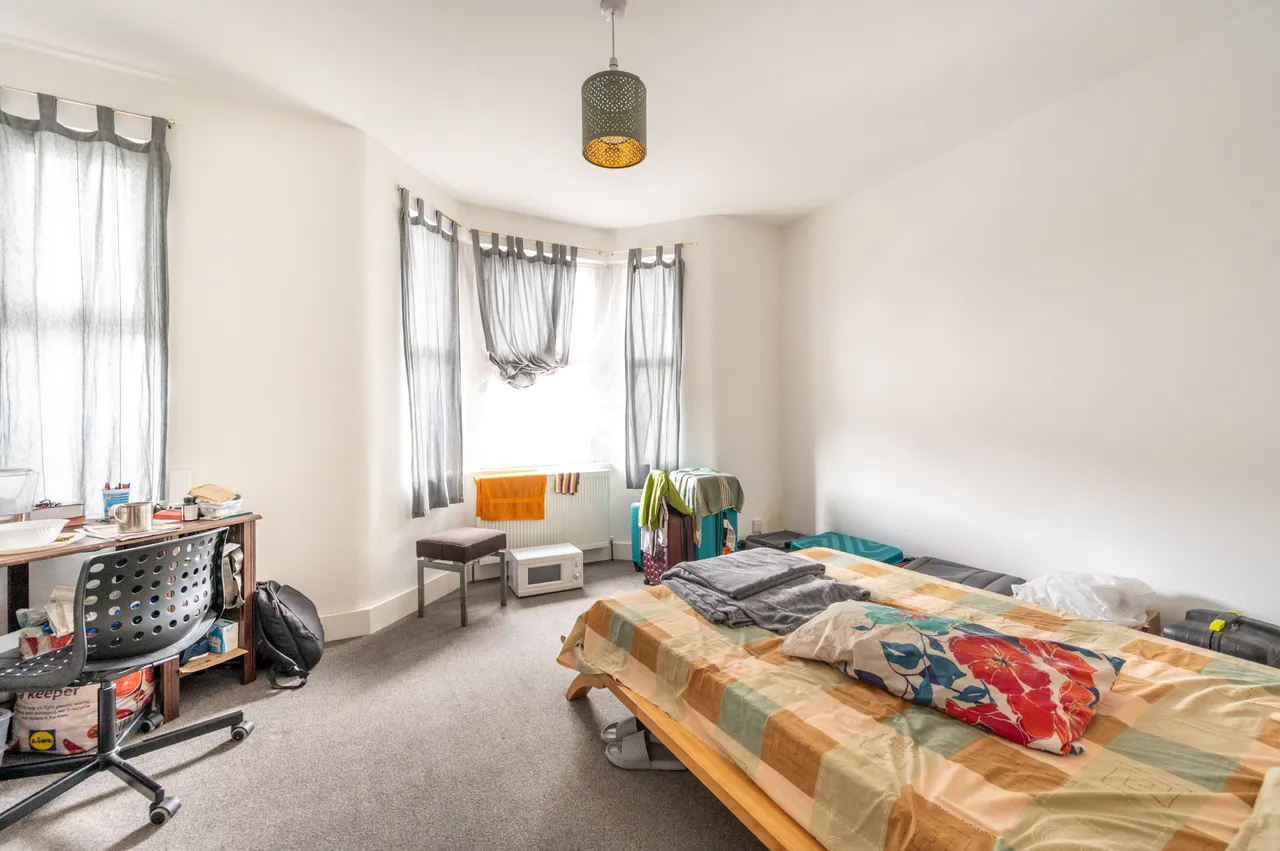 London, E12, photo 2