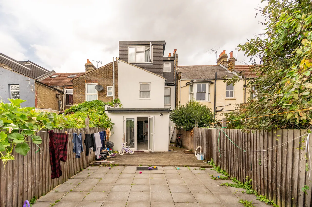 London, E12, photo 5