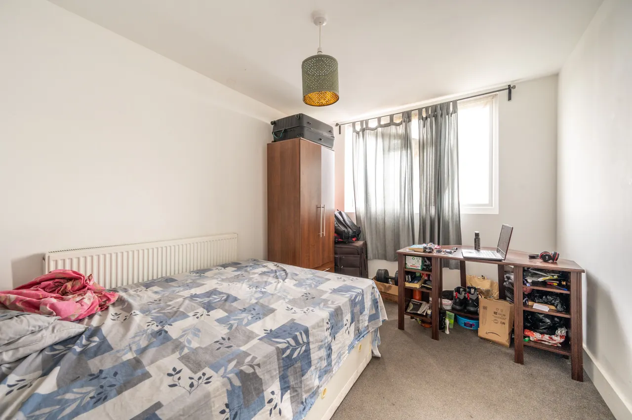 London, E12, photo 6
