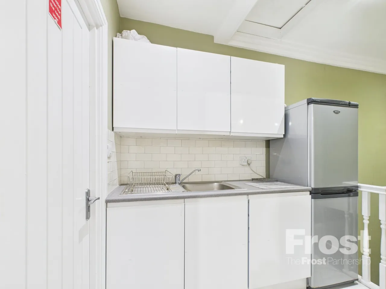 Staines Road, Feltham, TW14, photo 4