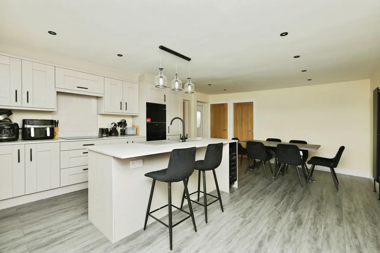 Holyrood Rise, Bramley, Rotherham, South Yorkshire, S66, photo 2