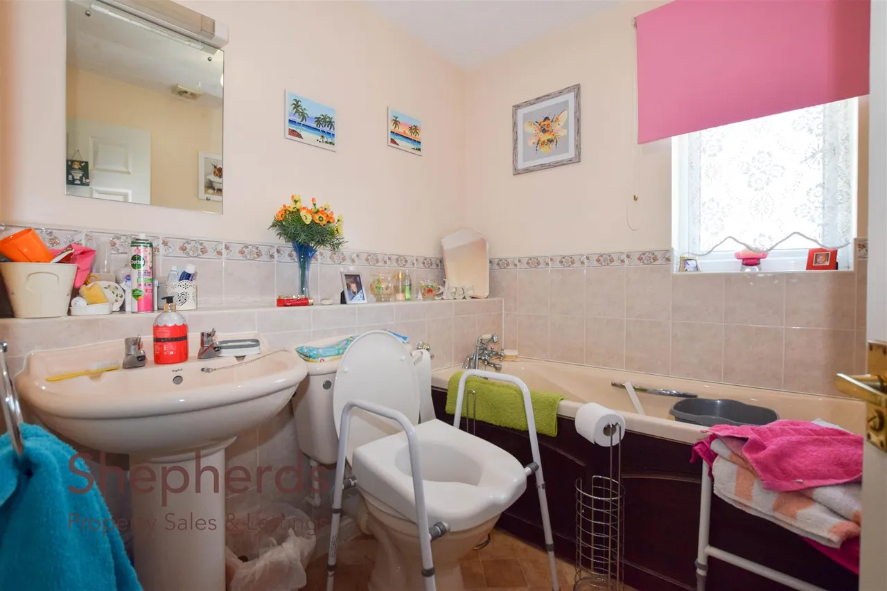 Dahlia Close, West Cheshunt, EN7, photo 10