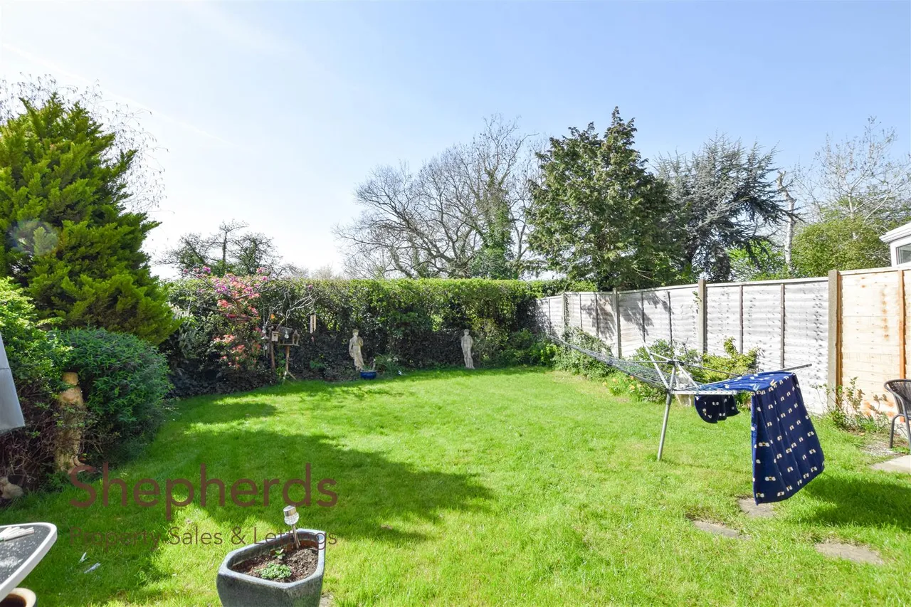 Dahlia Close, West Cheshunt, EN7, photo 11
