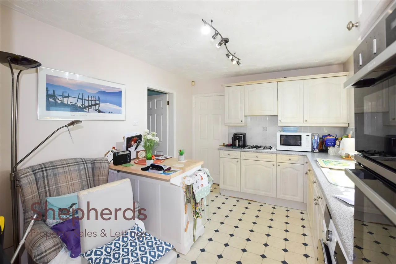 Dahlia Close, West Cheshunt, EN7, photo 6