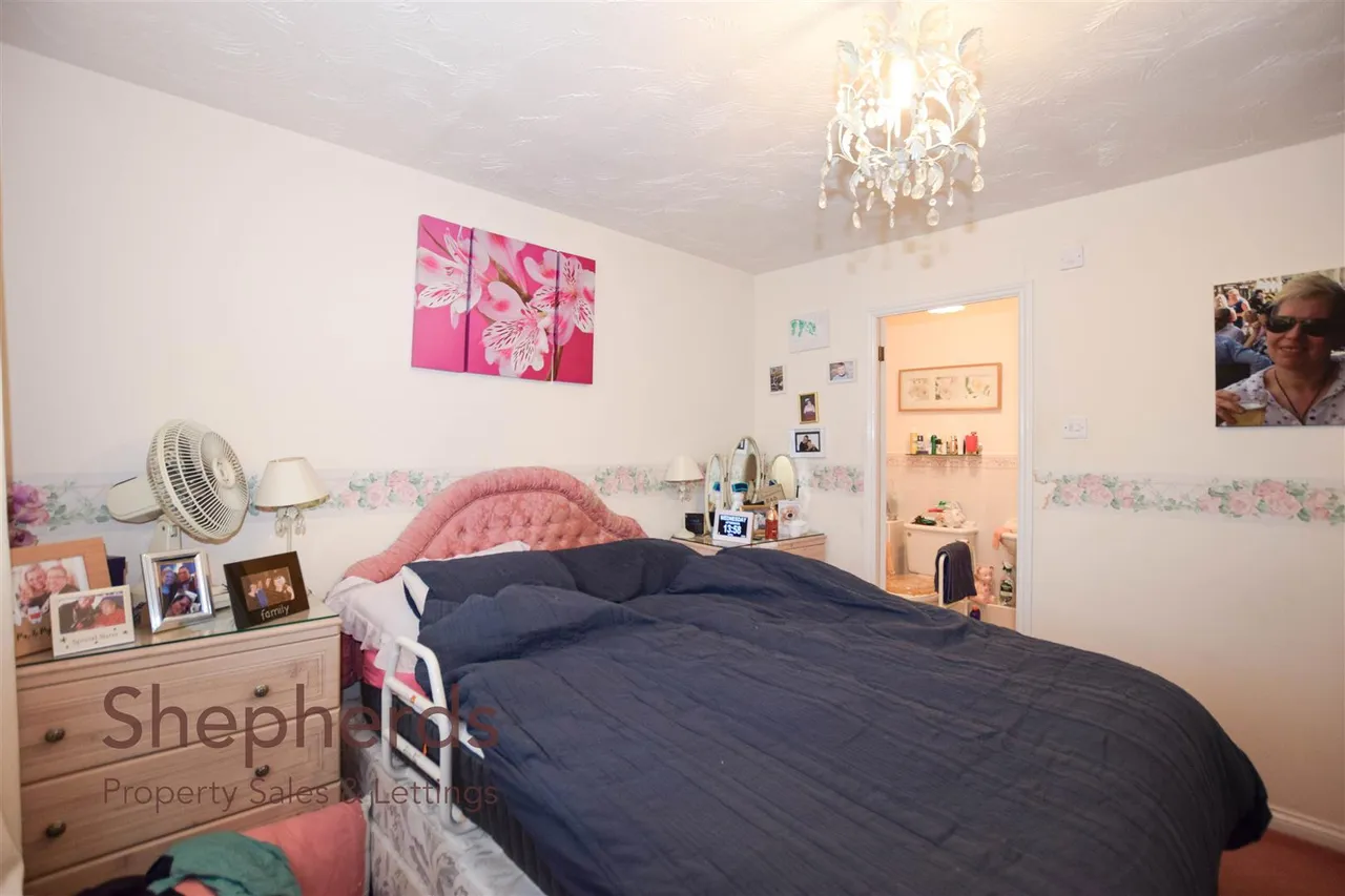 Dahlia Close, West Cheshunt, EN7, photo 8