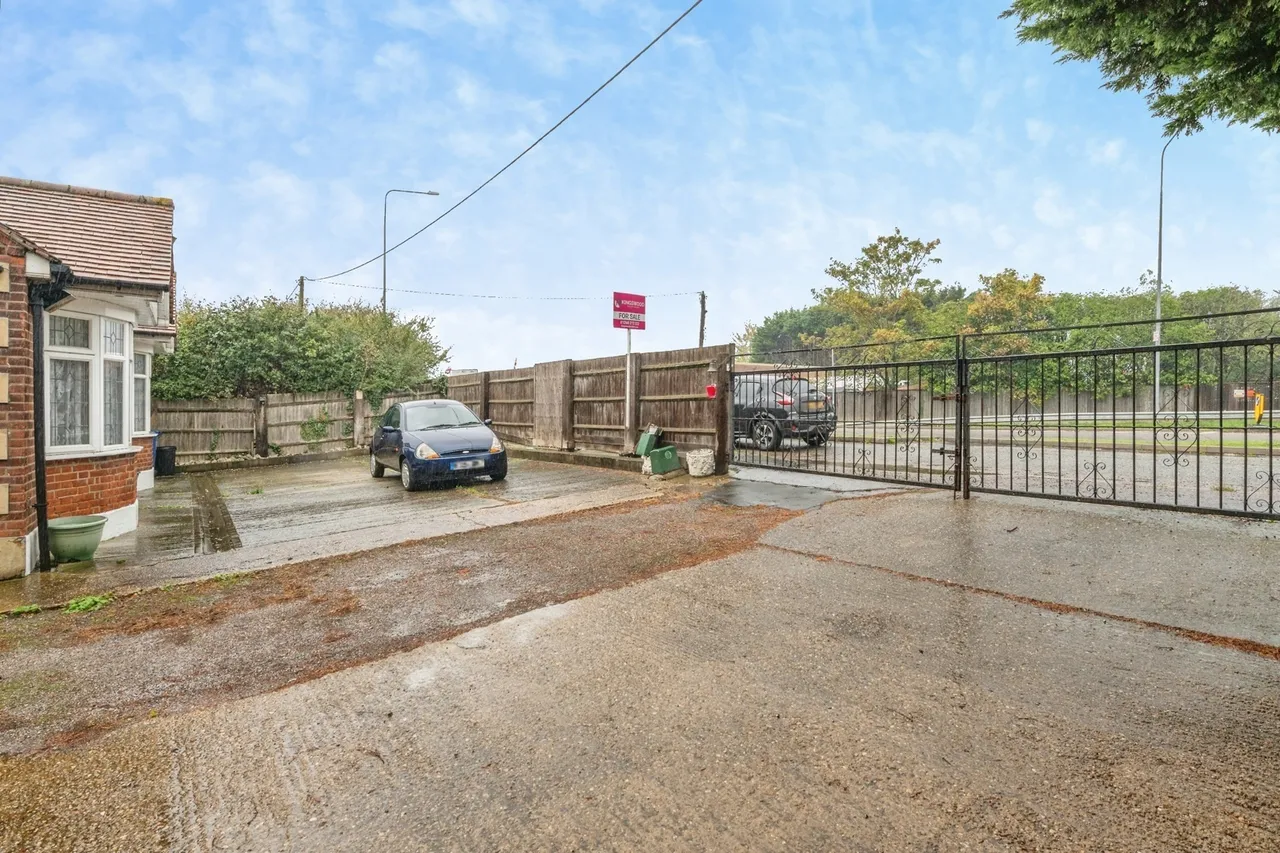 Southend Road, Fobbing, SS17, photo 20