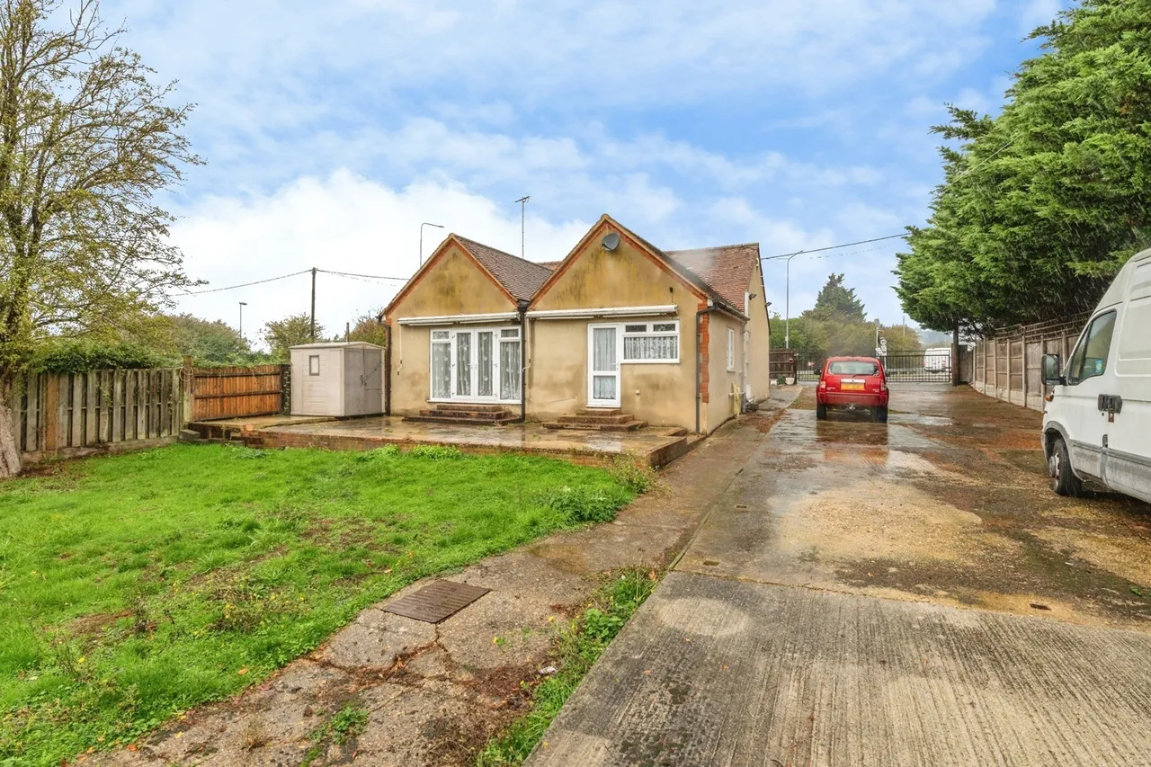 Southend Road, Fobbing, SS17, photo 18