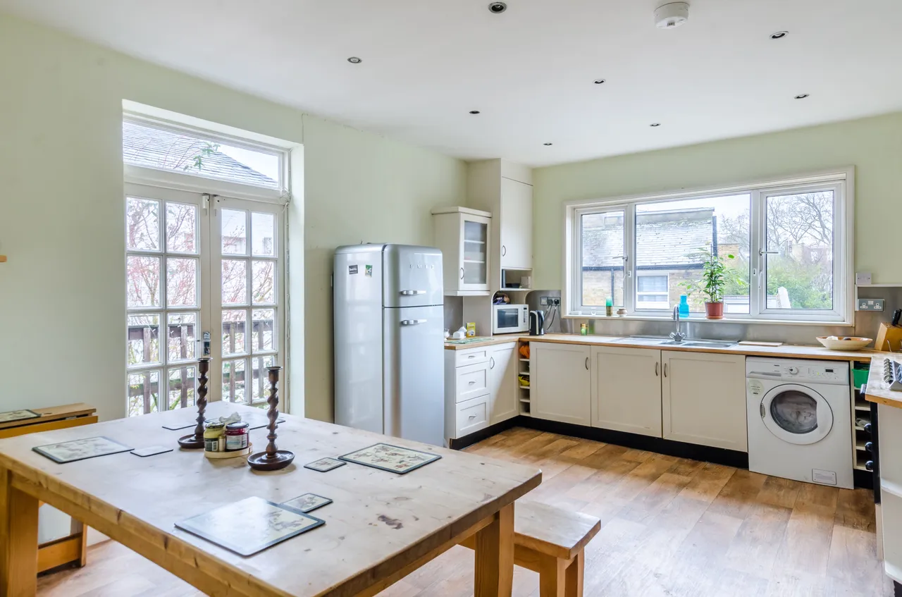 248 Wandsworth Bridge Road, London, photo 3