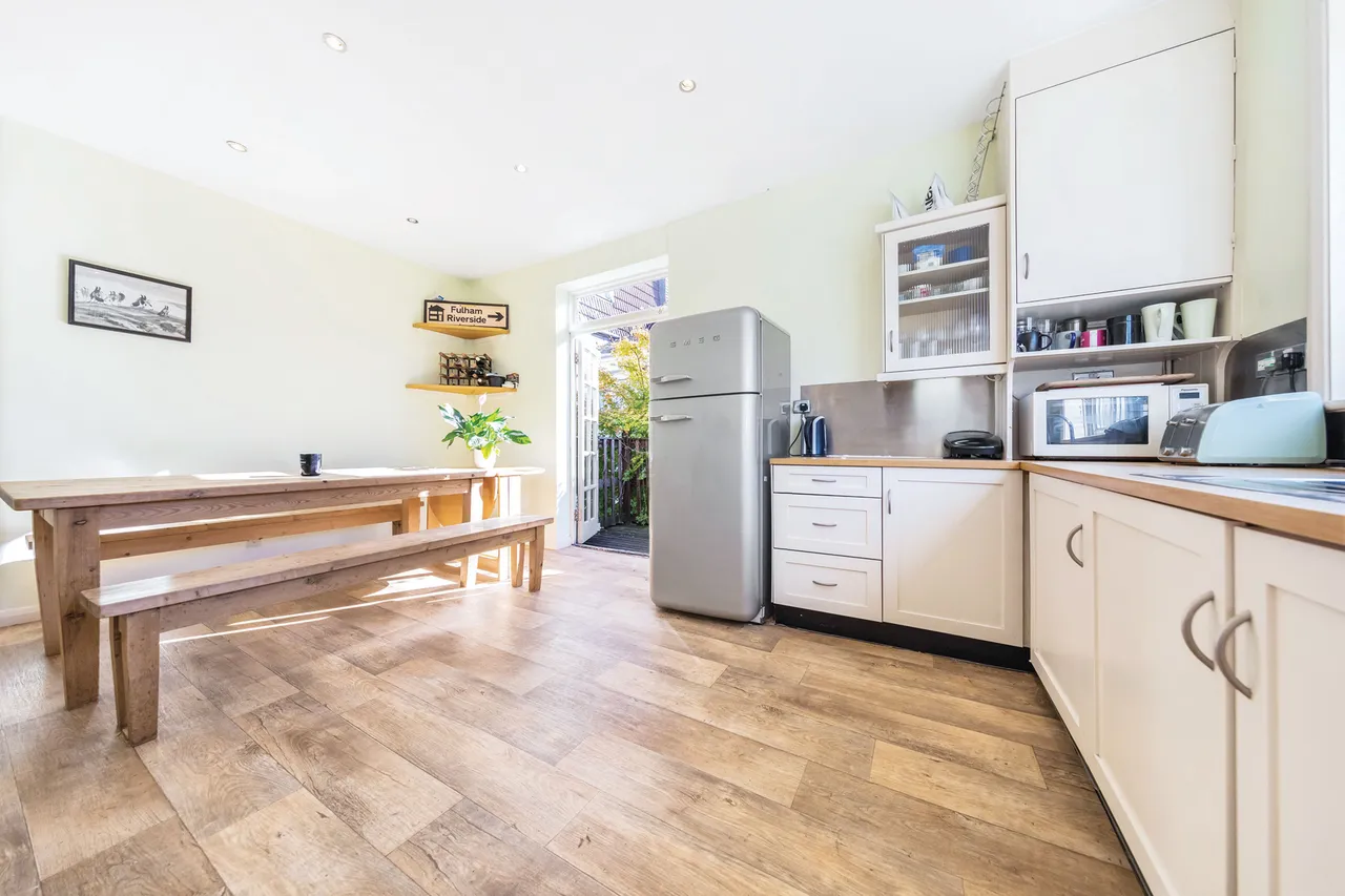 248 Wandsworth Bridge Road, London, photo 5