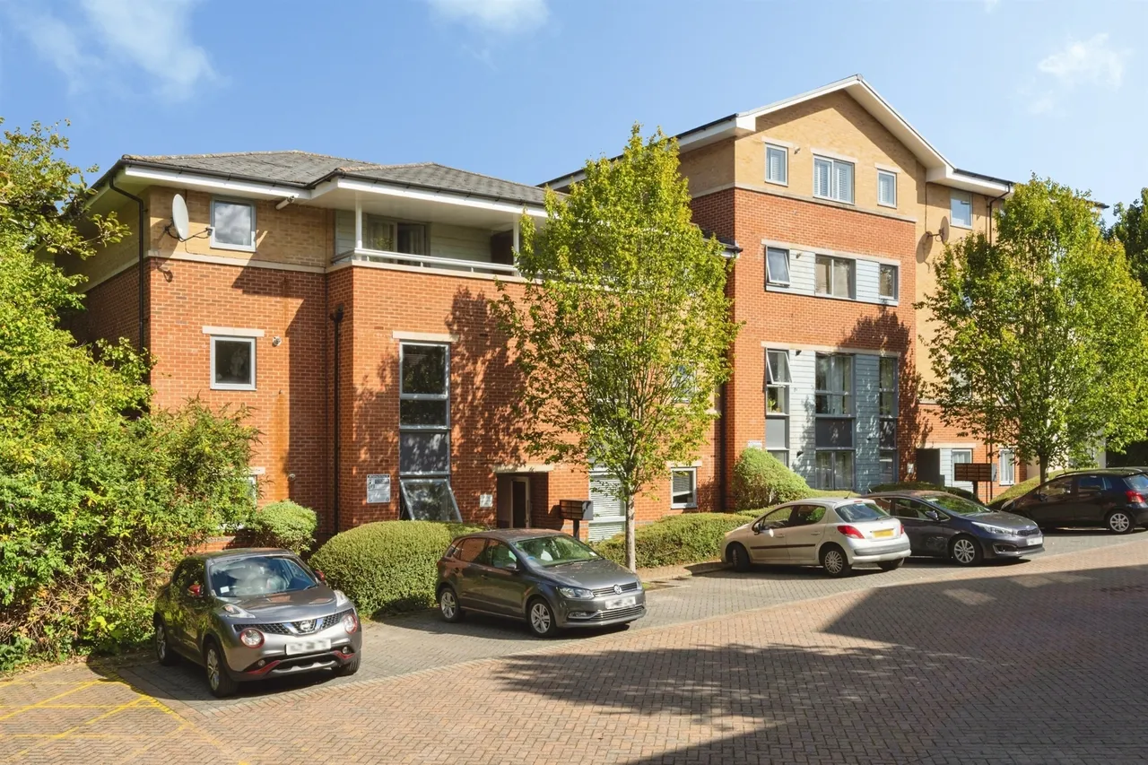 2 bed flat for sale — Jackwood Way, TUNBRIDGE WELLS