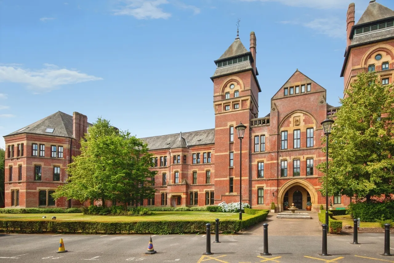 2 bed flat for sale — Kingswood, Sheffield, S6