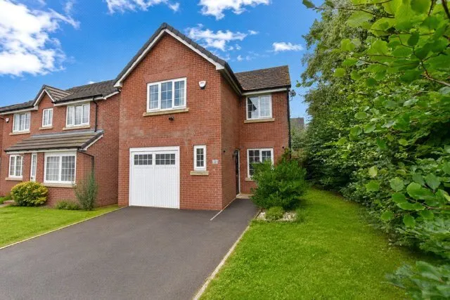 4 bed house for sale — Fergus Manor, Red House Gardens, Blackburn, Lancashire, BB2