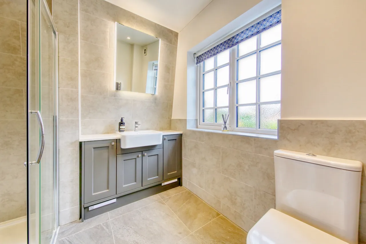 Vicarage Road, Hampton Wick, KT1 4EB, photo 8