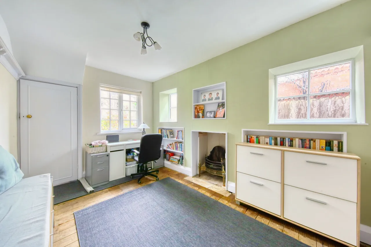 Vicarage Road, Hampton Wick, KT1 4EB, photo 11
