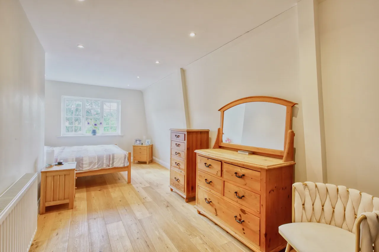 Vicarage Road, Hampton Wick, KT1 4EB, photo 7