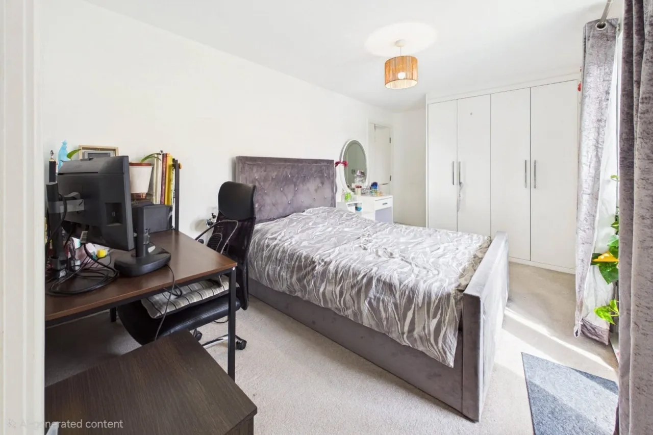 Home Straight, Newbury, RG14, photo 10