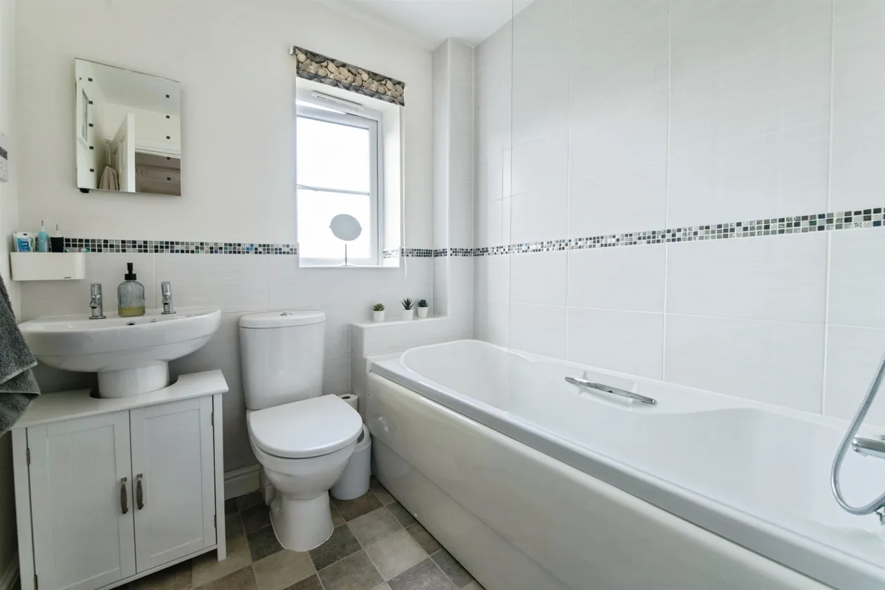 Flax Meadow Lane, Axminster, EX13, photo 9