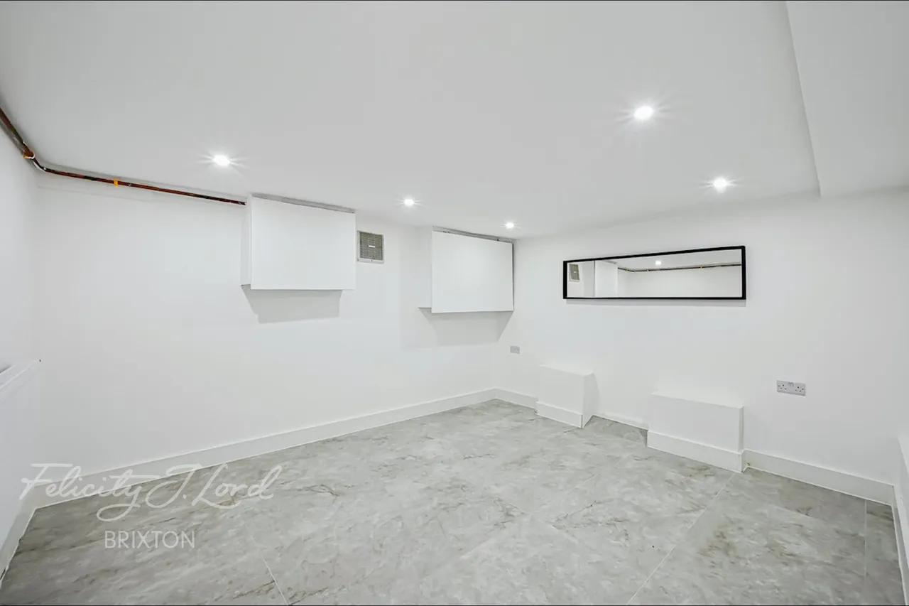 New Park Road, London, photo 8