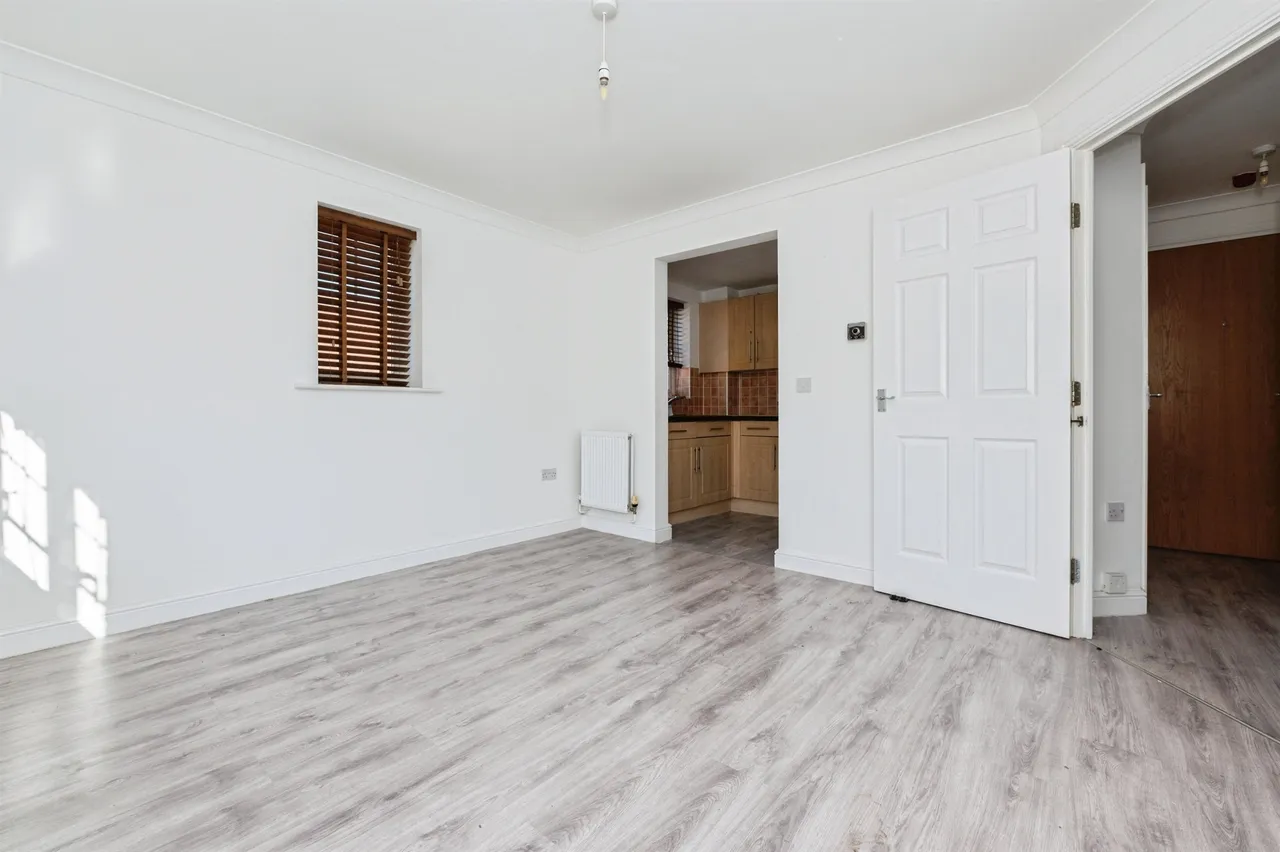 Caspian Way, Purfleet-On-Thames, RM19, photo 4
