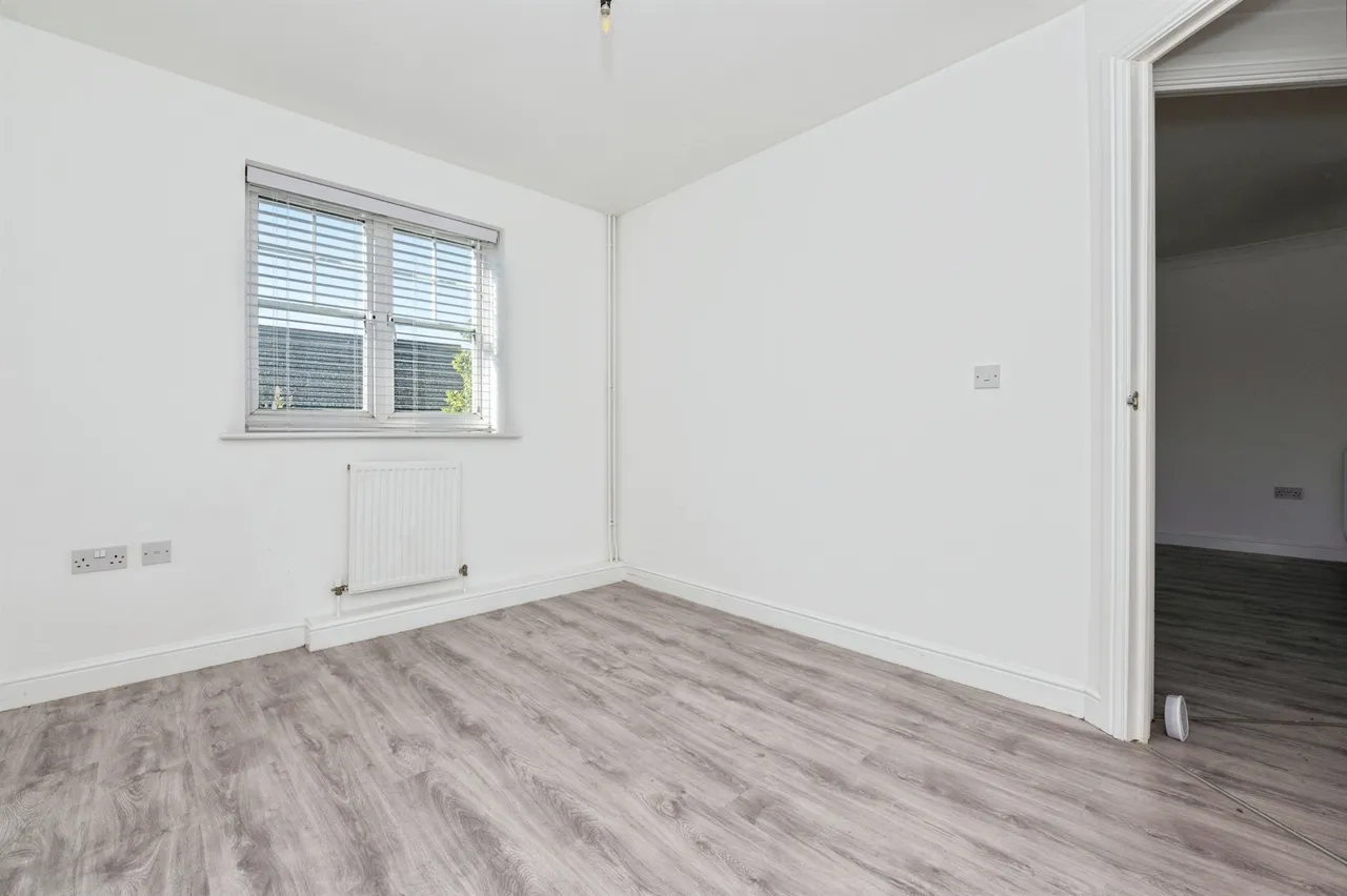 Caspian Way, Purfleet-On-Thames, RM19, photo 7