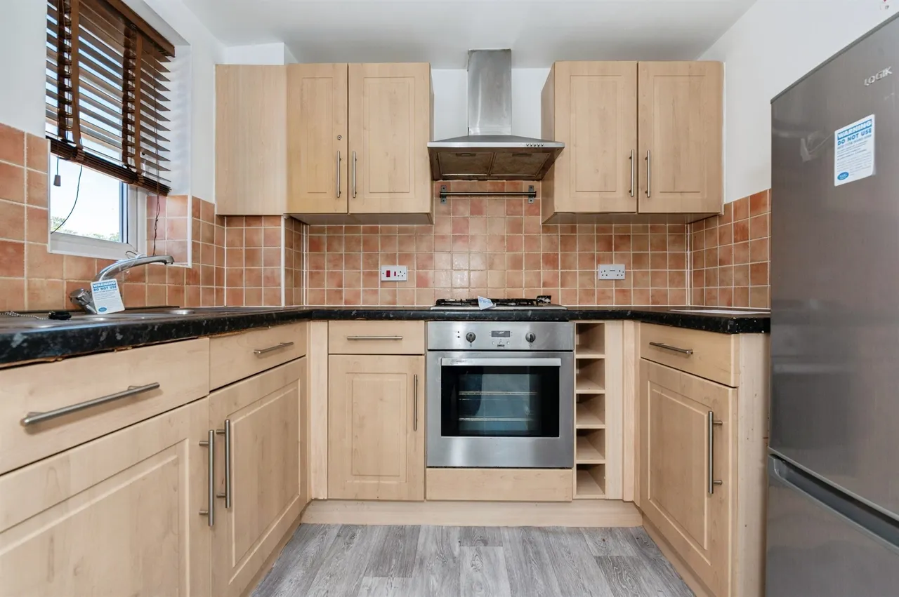 Caspian Way, Purfleet-On-Thames, RM19, photo 2