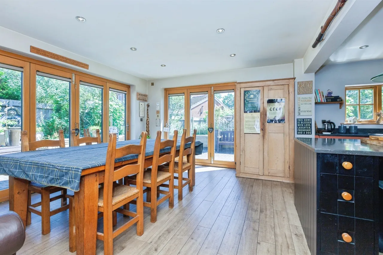 4 bed house for sale — Manor Farm Close, Broughton Astley, Leicester