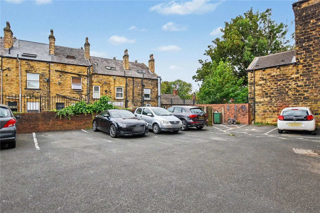 Commercial Street, Morley, LS27, photo 8