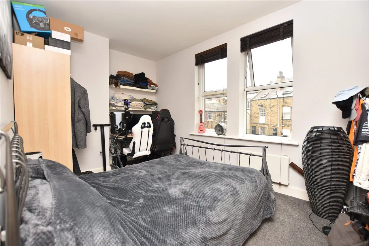 Commercial Street, Morley, LS27, photo 7