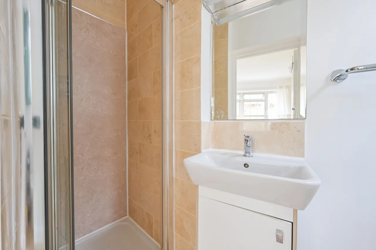 Flat C, 40 Clifton Gardens, London, photo 8