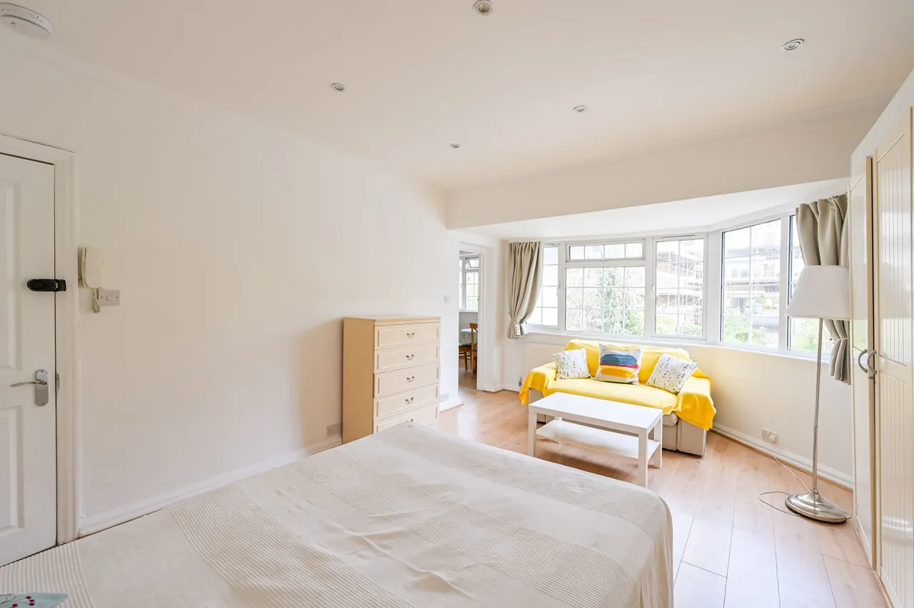 Flat C, 40 Clifton Gardens, London, photo 5