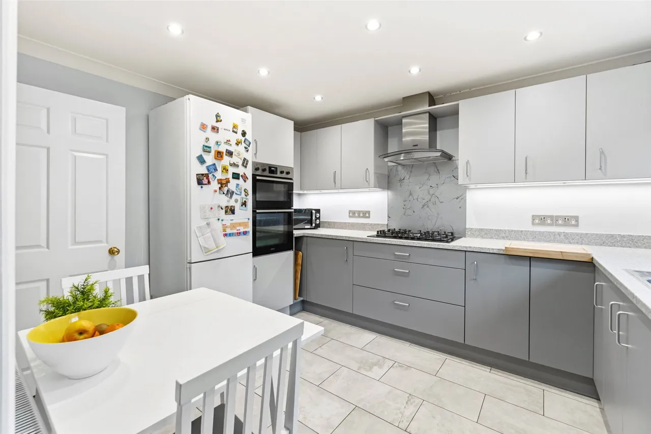 Blandford Road, Teddington, TW11 0LF, photo 3
