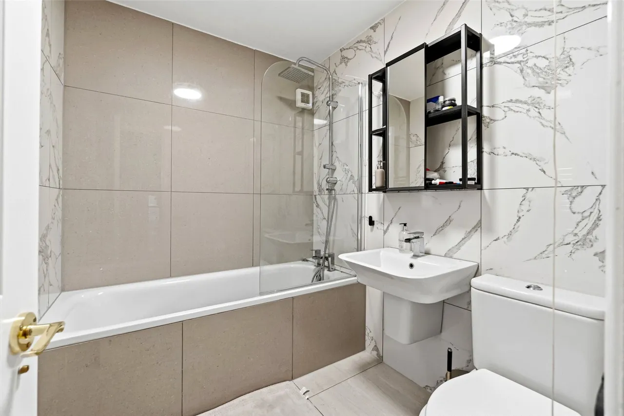 Blandford Road, Teddington, TW11 0LF, photo 8