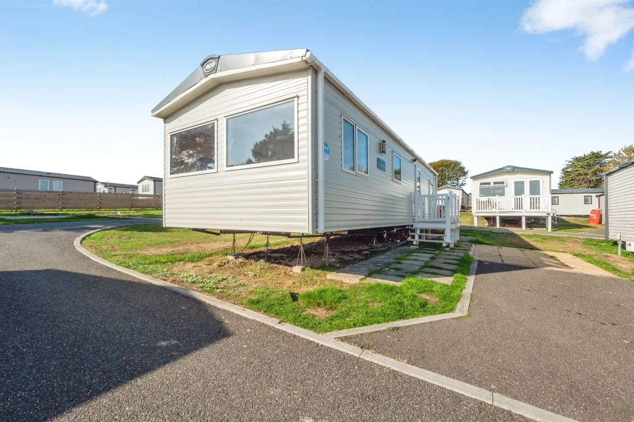 3 bed park home for sale, Preston Road, Preston, DT3