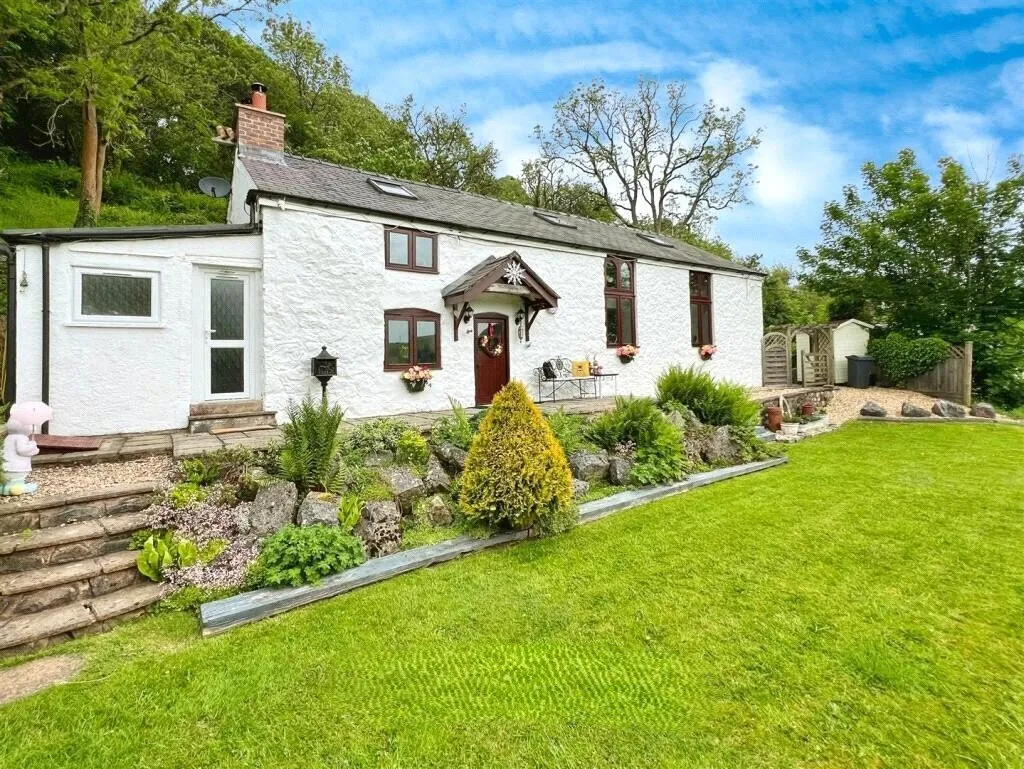 Mynydd Llan, Holywell, CH8, photo 8