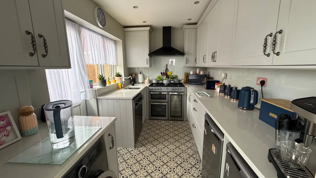 Over Spent over the past x4 years on this Bungalow in Whybornes Chase, Minster On Sea, ME12, photo 5
