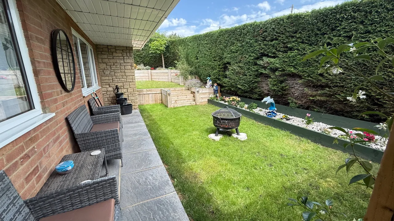 Over Spent over the past x4 years on this Bungalow in Whybornes Chase, Minster On Sea, ME12, photo 3