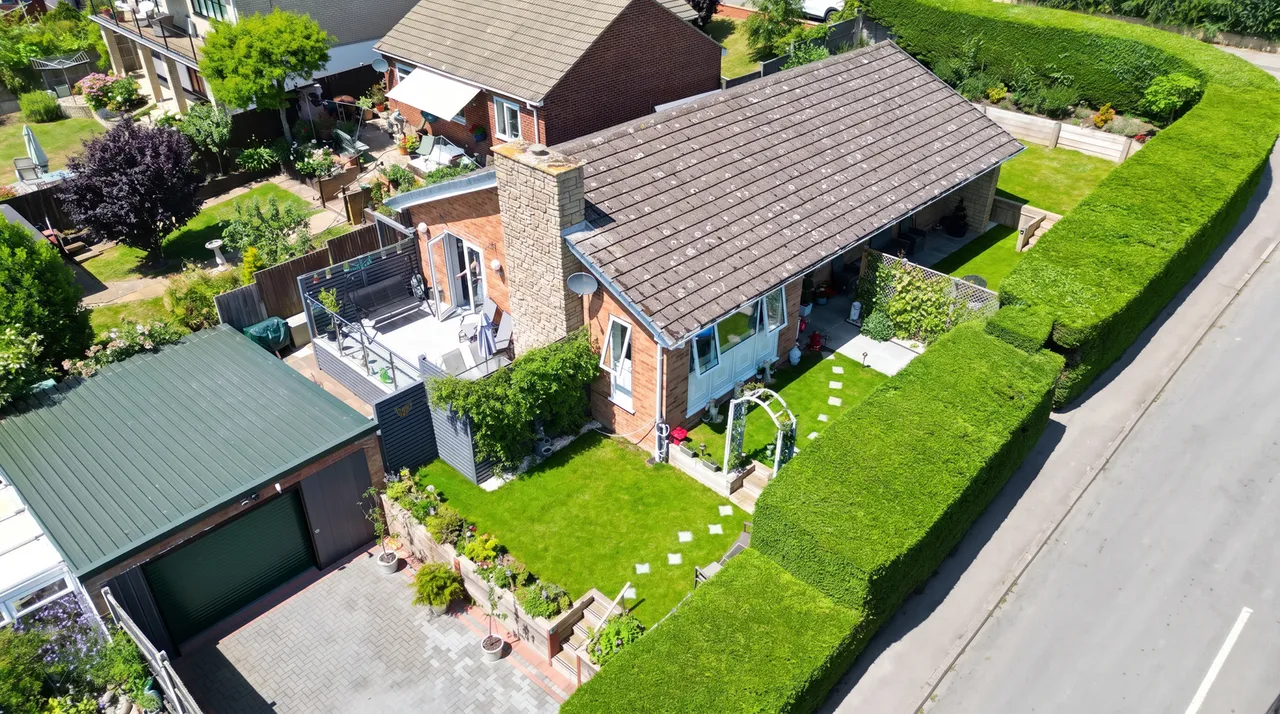 3 bed house for sale, Over Spent over the past x4 years on this Bungalow in Whybornes Chase, Minster On Sea, ME12
