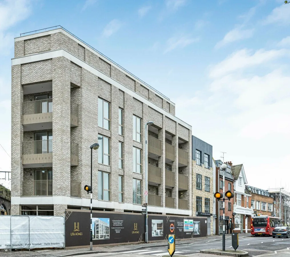 High Road, Leyton, E10, photo 10
