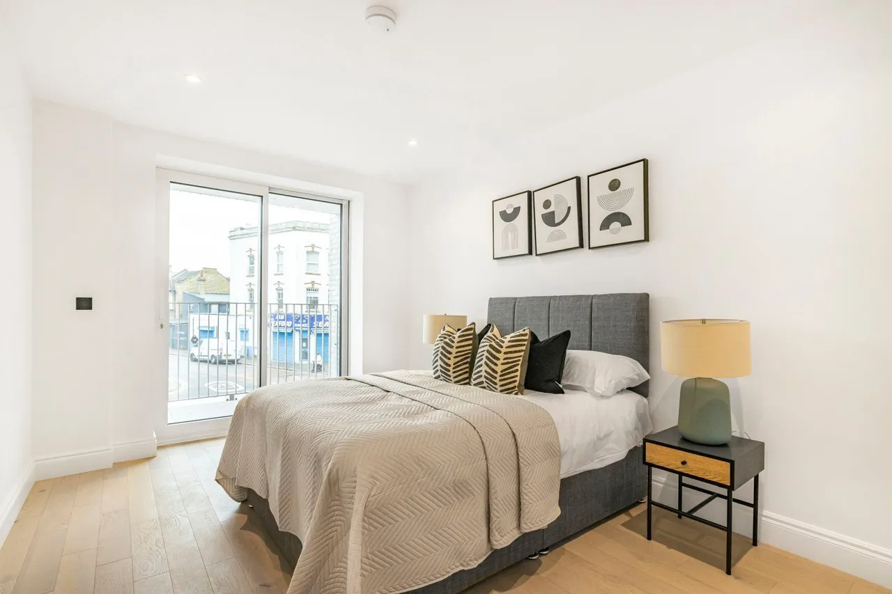 High Road, Leyton, E10, photo 5