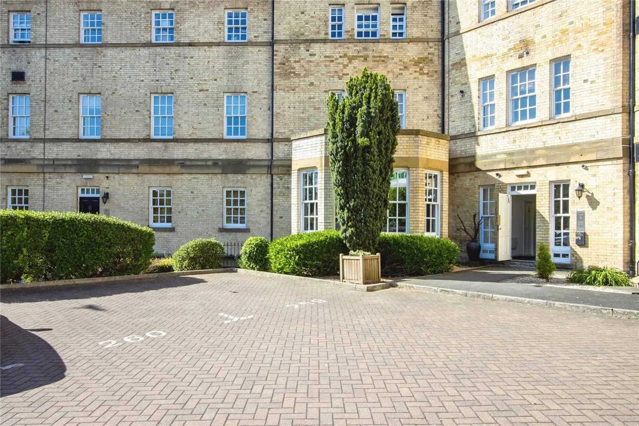 1 bed flat for sale — Tuke Grove, Wakefield, West Yorkshire, WF1