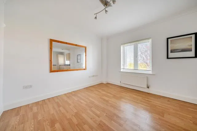 Tower Court, Tower Hill, OX28, photo 8