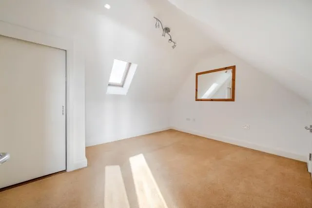Tower Court, Tower Hill, OX28, photo 14