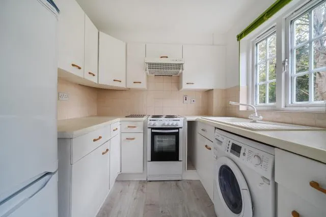 Selhurst Close, London, SW19, photo 5