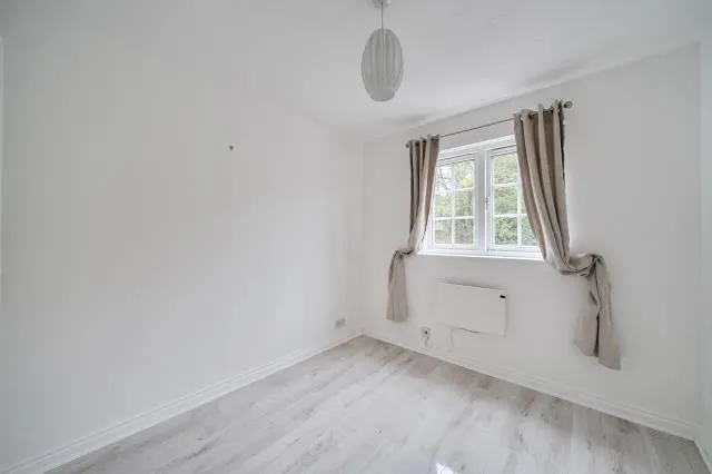 Selhurst Close, London, SW19, photo 9