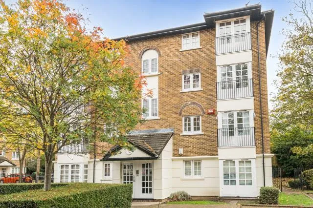 Selhurst Close, London, SW19, photo 15