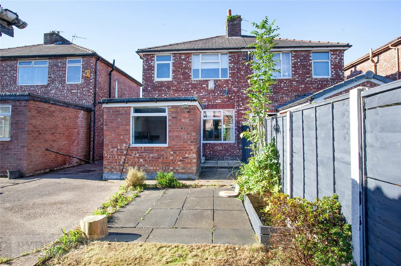 Kew Road, Failsworth, M35, photo 18