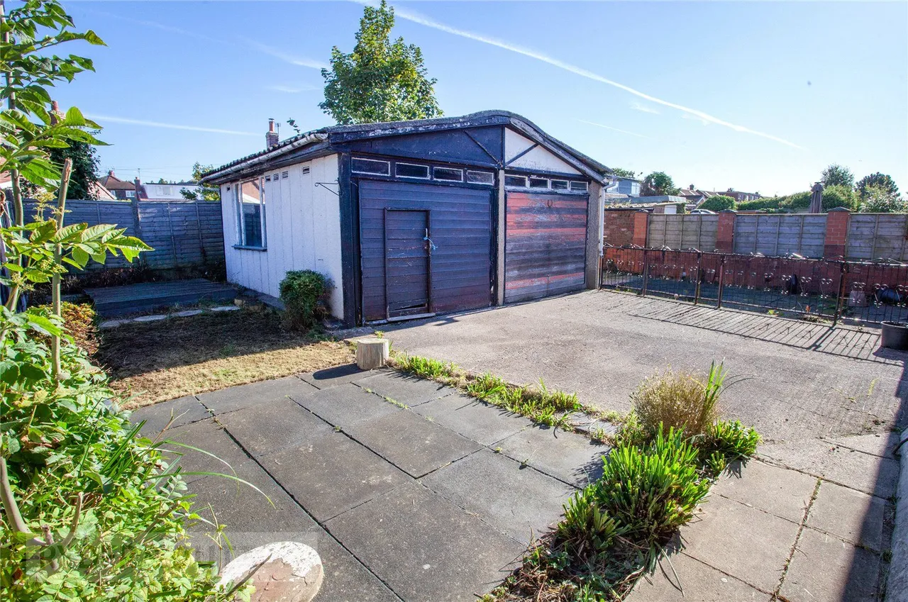 Kew Road, Failsworth, M35, photo 8