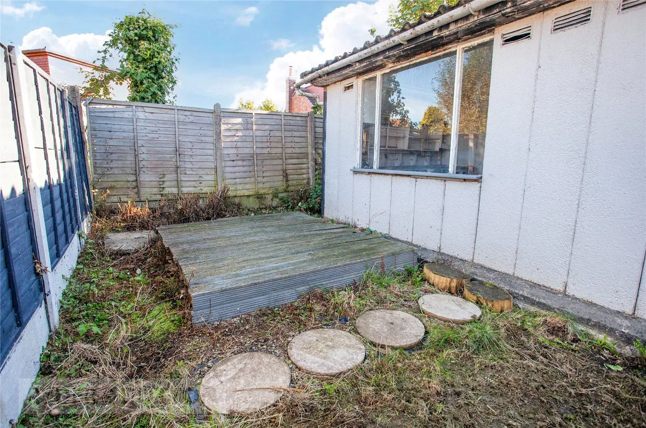Kew Road, Failsworth, M35, photo 17