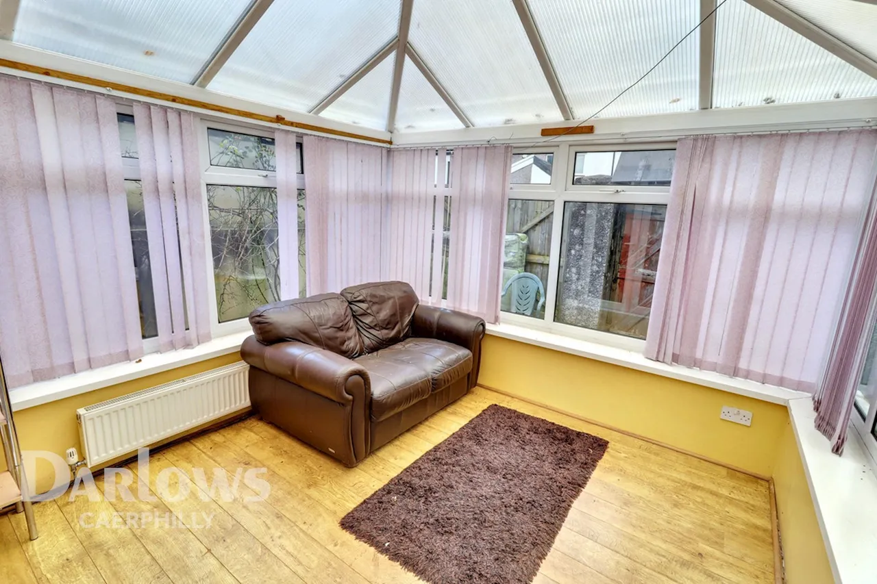 Commercial Street, Hengoed, photo 8